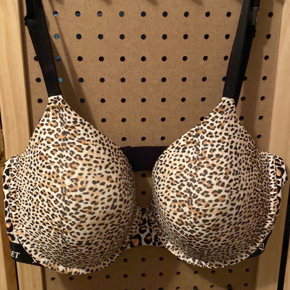 New with Tags Victoria Secret Bra 38DD Cheetah Print